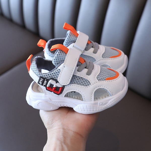 Casual παιδικά σανδάλια με έμβλημα για αγόρια