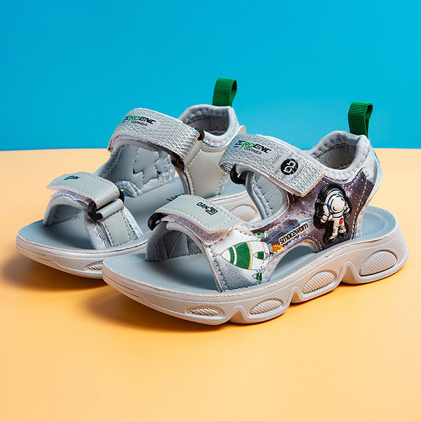 Нов модел сандали за момчета с груба подметка и гумирани елементи