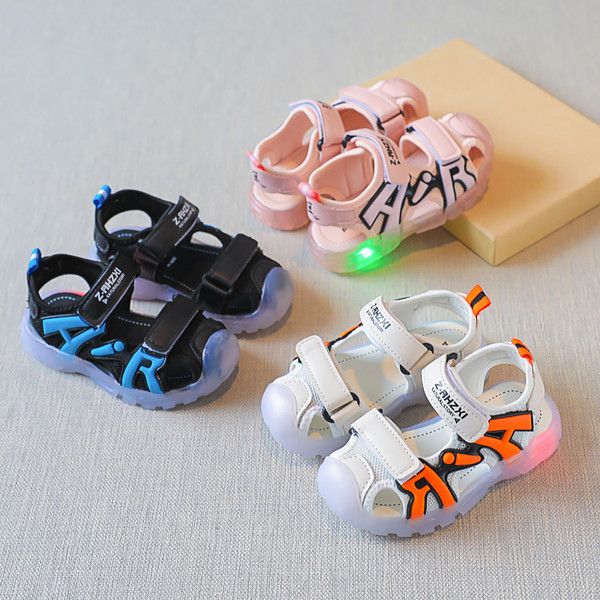 Летни детски сандали с велкро закопчаване и светещи подметки