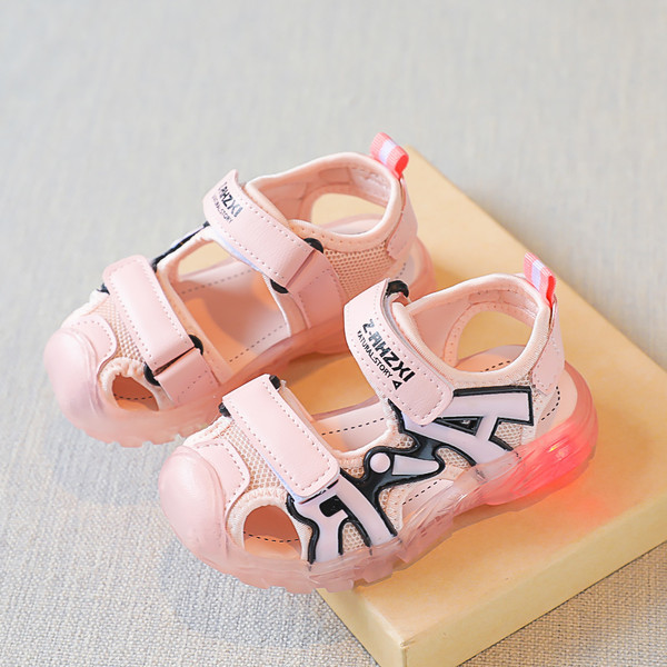 Летни детски сандали с велкро закопчаване и светещи подметки