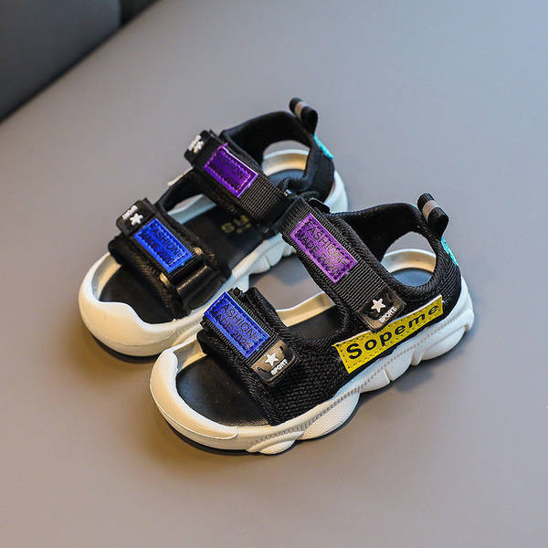 Παιδικά σανδάλια με λουράκια από διχτυωτό ύφασμα