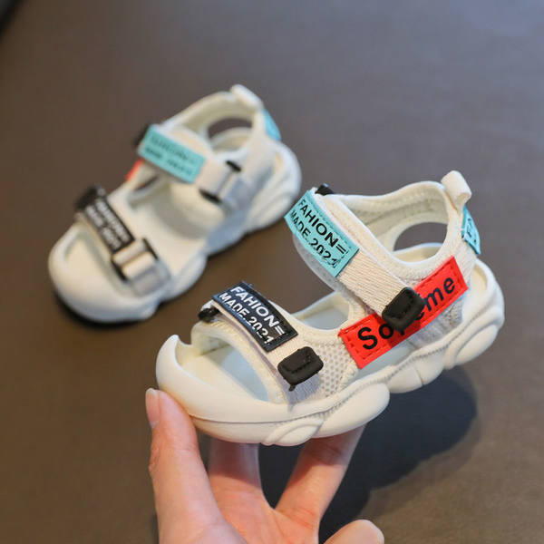 Παιδικά σανδάλια με λουράκια από διχτυωτό ύφασμα