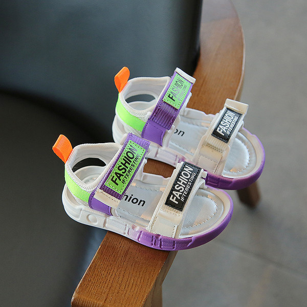 Детски сандали с шарен десен и надписи