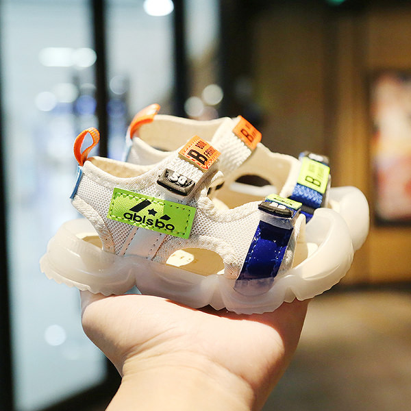 Παιδικά σανδάλια με τραχιά λαστιχένια σόλα