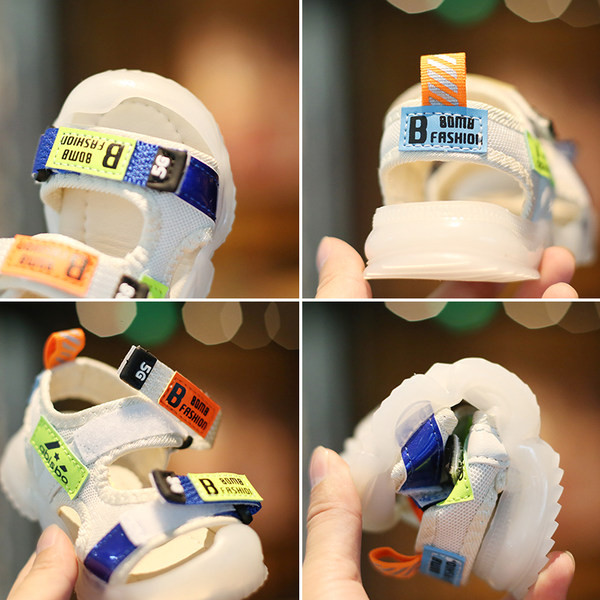 Παιδικά σανδάλια με τραχιά λαστιχένια σόλα