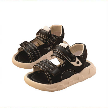 Нов модел детски сандали в бял и черен цвят с лепенки 