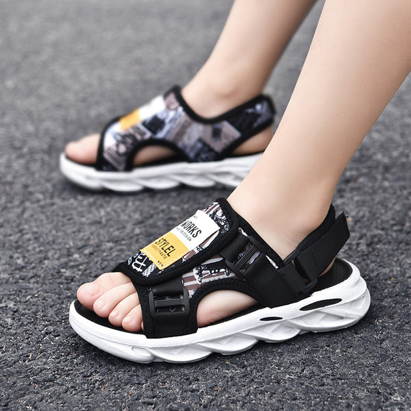 Alkalmi gyerekszandál feliratos fiúknak