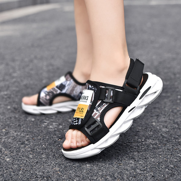 Alkalmi gyerekszandál feliratos fiúknak