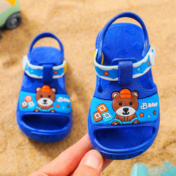 Guminės vaikiškos basutės su spalvotomis aplikacijomis