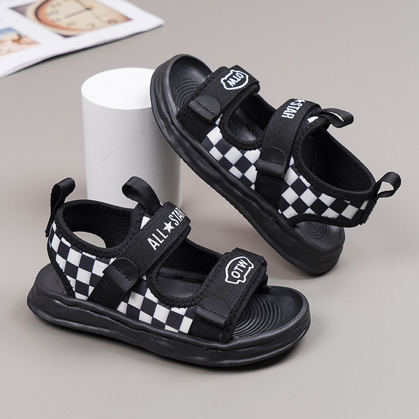 Kockás gyerekszandál tépőzárral