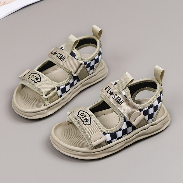 Kockás gyerekszandál tépőzárral