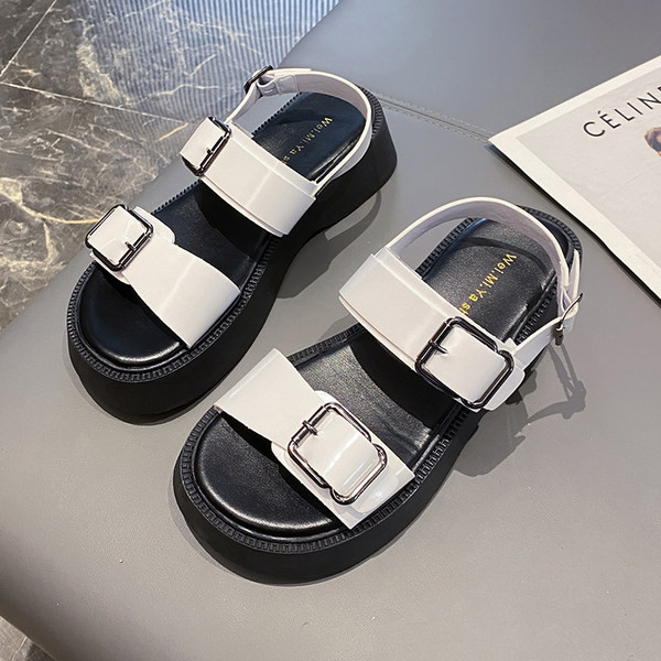 Új modell nyári bőr szandál csattal - fehér és fekete