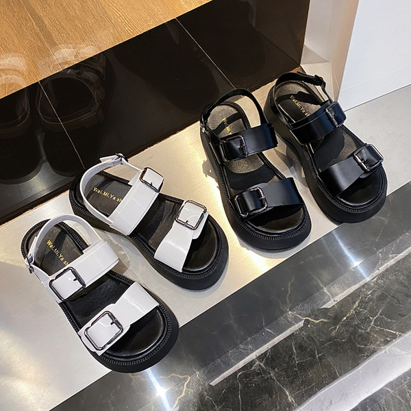 Új modell nyári bőr szandál csattal - fehér és fekete