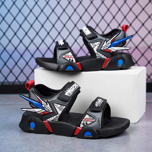 Modern fiú szandál tépőzárral és rátéttel