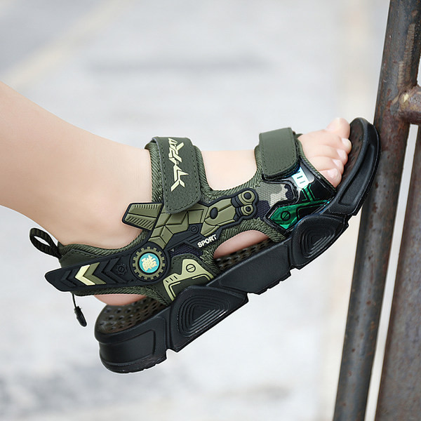 Gyerek szandál fiúknak rátéttel és tépőzárral