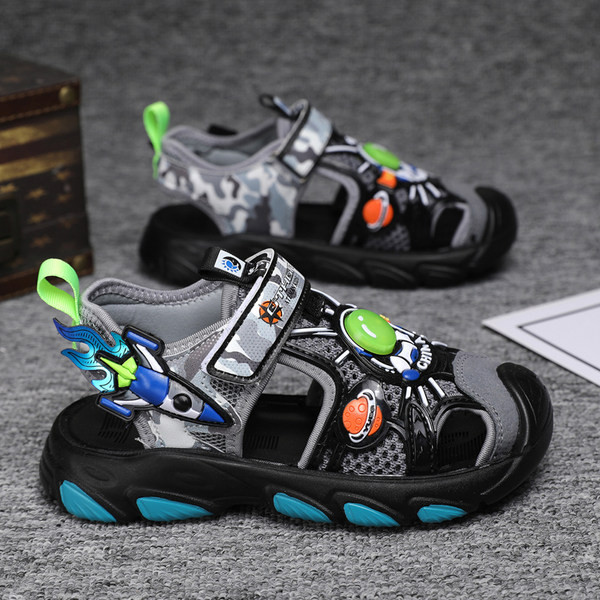 Fiú szandál színes rátéttel és durva talppal