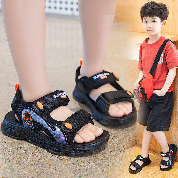 Nyári fiú szandál textilből, színes rátéttel