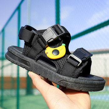 Детски сандали с лепенки и равна подметка в черен цвят 