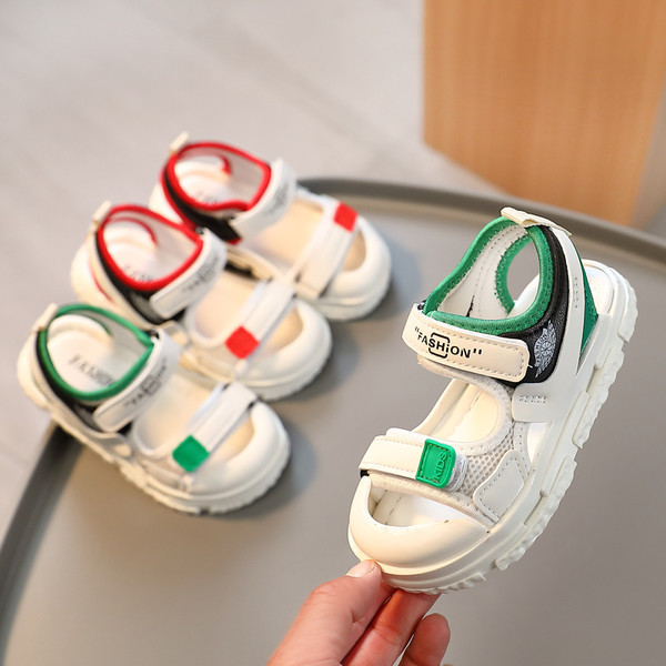 Gyerekszandál gumitalppal és lábujjvédővel