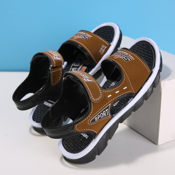 Szandál felirattal és matricákkal több színben