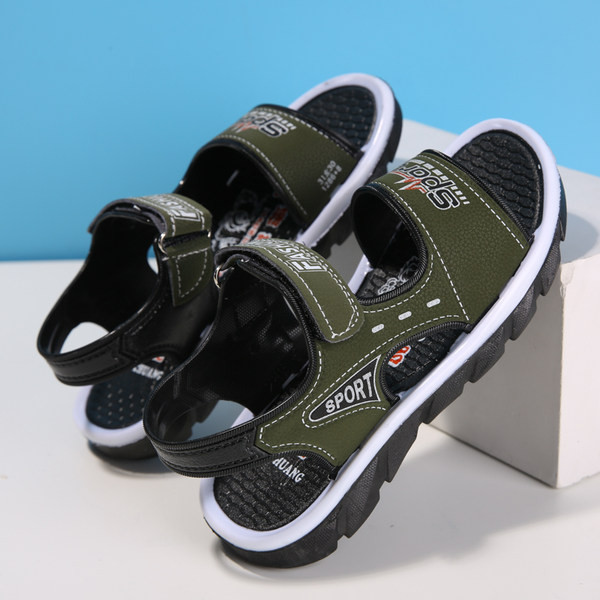 Műbőr szandál fiúknak felirattal, durva talppal