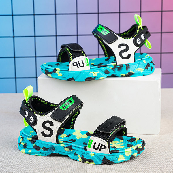 Szandál fiúknak mintás gumitalppal - különböző modellek