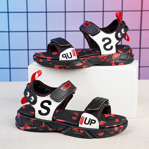 Szandál fiúknak mintás gumitalppal - különböző modellek