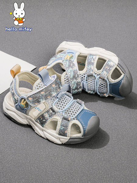 Zárt gyerekszandál fiúknak és lányoknak nyakkendővel és tépőzárral