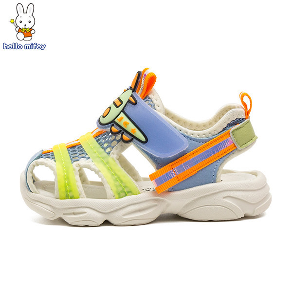 Színes gumi rátéttel ellátott gyerekszandál