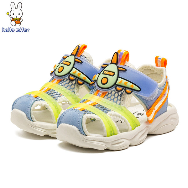 Színes gumi rátéttel ellátott gyerekszandál