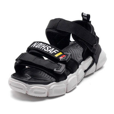 Három színben matricás gyerekszandál