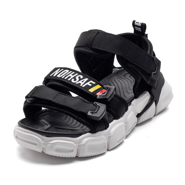 Három színben matricás gyerekszandál