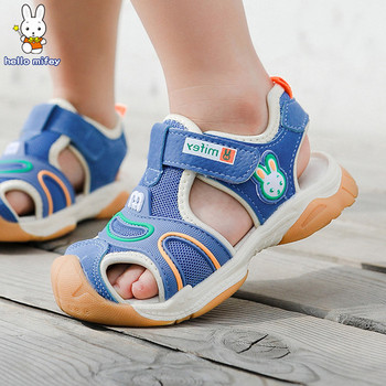 Детски затворени сандали от текстил с апликация 