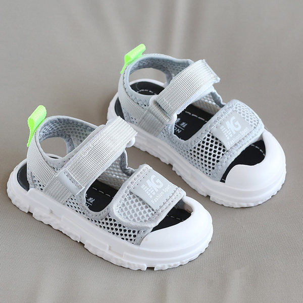 Παιδικά σανδάλια με διχτυωτό ύφασμα και  λουράκια βελκρό