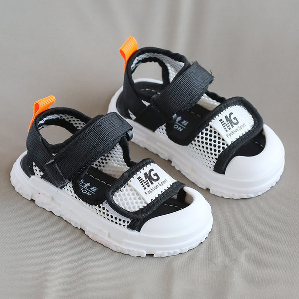 Παιδικά σανδάλια με διχτυωτό ύφασμα και  λουράκια βελκρό