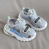 Gyerekszandál foltokkal és durva talppal - többféle színben