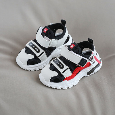 Gyerekszandál foltokkal és durva talppal - többféle színben