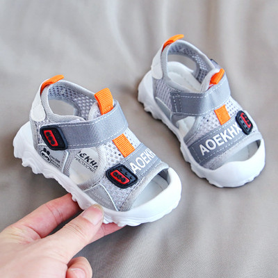 Καλοκαιρινά παιδικά σανδάλια σε τρία χρώματα