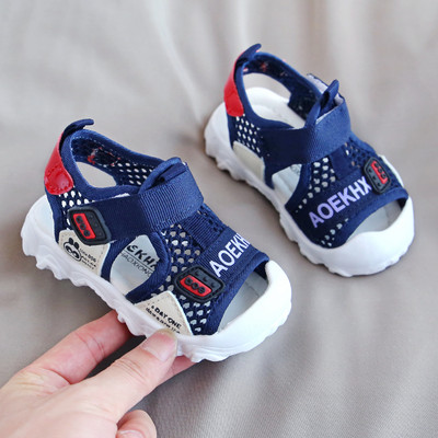 Suvised võrksandaalid takjapaela ja kirjaga