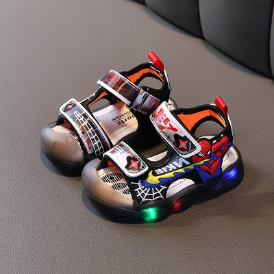 Suvised värvilised hõõguvate taldadega sandaalid