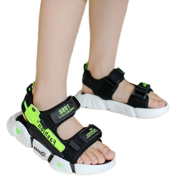 Gyerekszandál durva talppal, feliratokkal