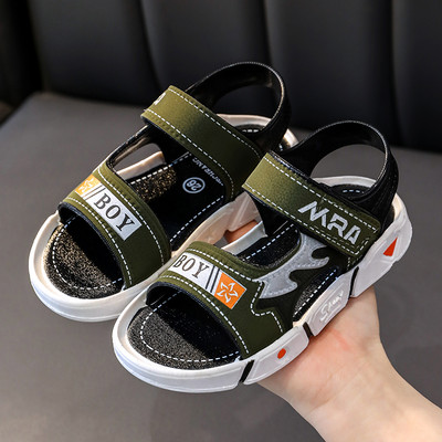 Gyermekszandál fiúknak három színben, matricával