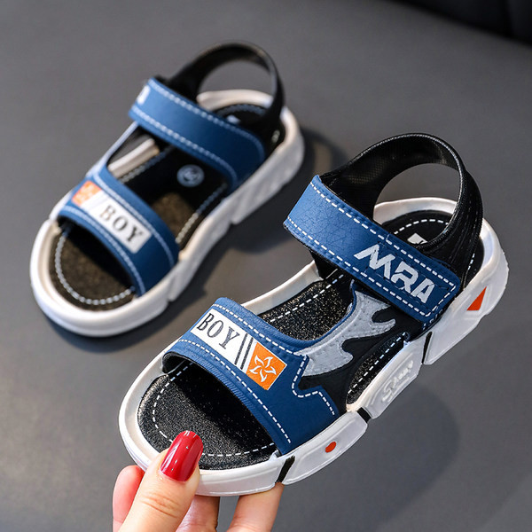 Gyermekszandál fiúknak három színben, matricával