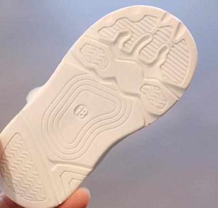 Zárt gyerekszandál eco bőrből és hálóból, tépőzárral