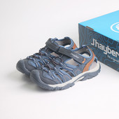 Három színben matricás, durva talpú gyerekszandál