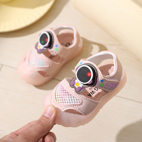 Gyermek szandál fehér és rózsaszín matricákkal