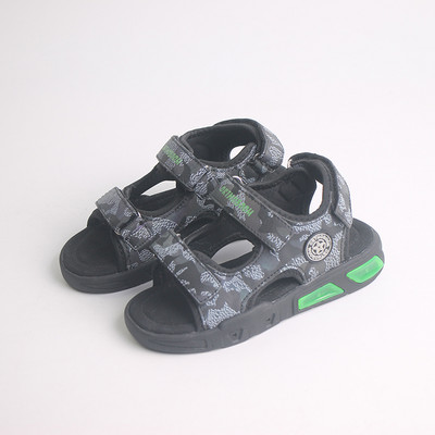 Παιδικά σανδάλια με μοτίβο παραλλαγής για αγόρια