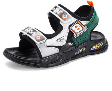 Alkalmi szandál lapos talppal és emblémával fiúknak