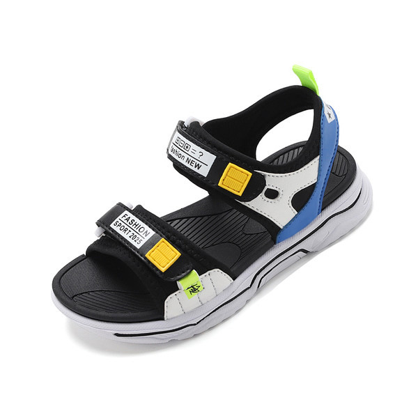 Alkalmi szandál lapos talppal és emblémával fiúknak