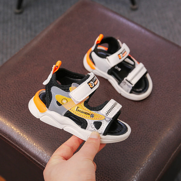 Σανδάλια για αγόρια με κούμπωμα velcro